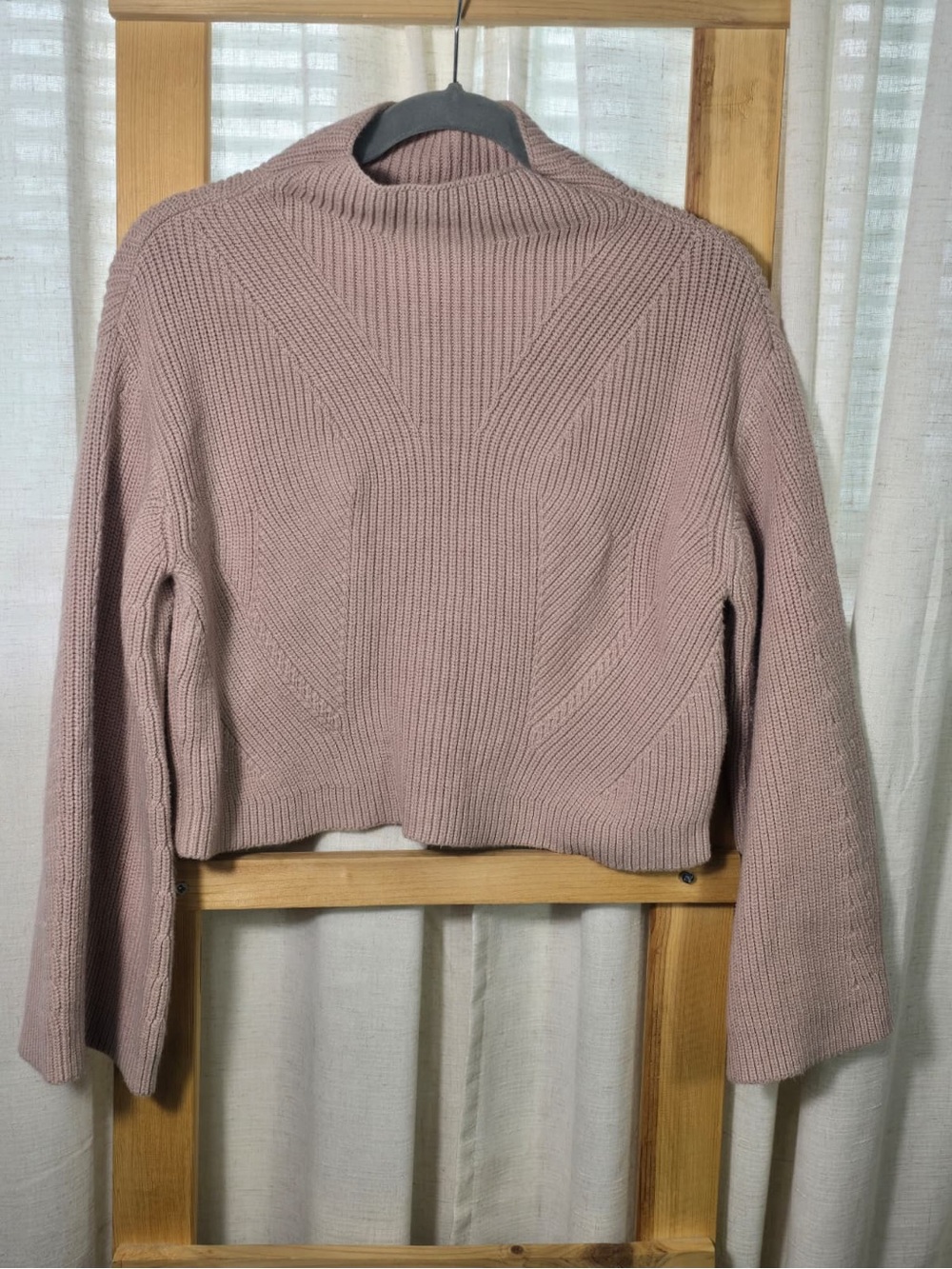 Maeve by ANTRO Mauve Ribbed Cropped Sweater with bell sleeves